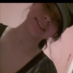 Meet your Posher, Valeria